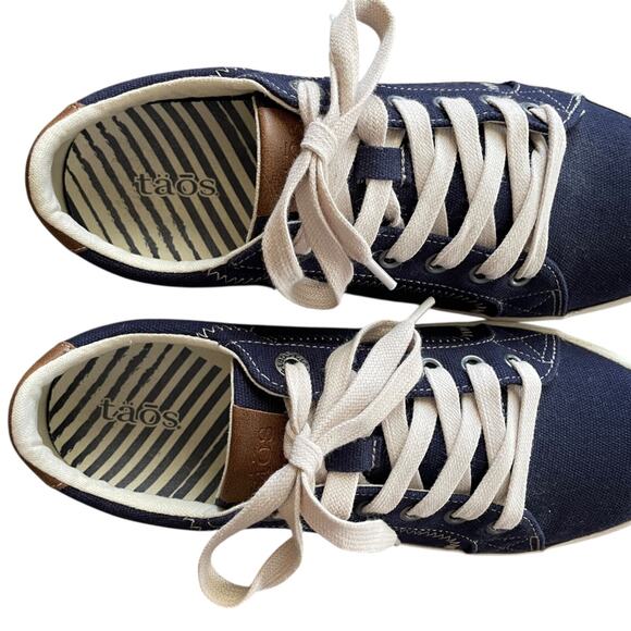 TAOS Star Burst Women’s Size 8 Navy Blue White Lace-Up Canvas Sneakers STB-13834 - Picture 3 of 8